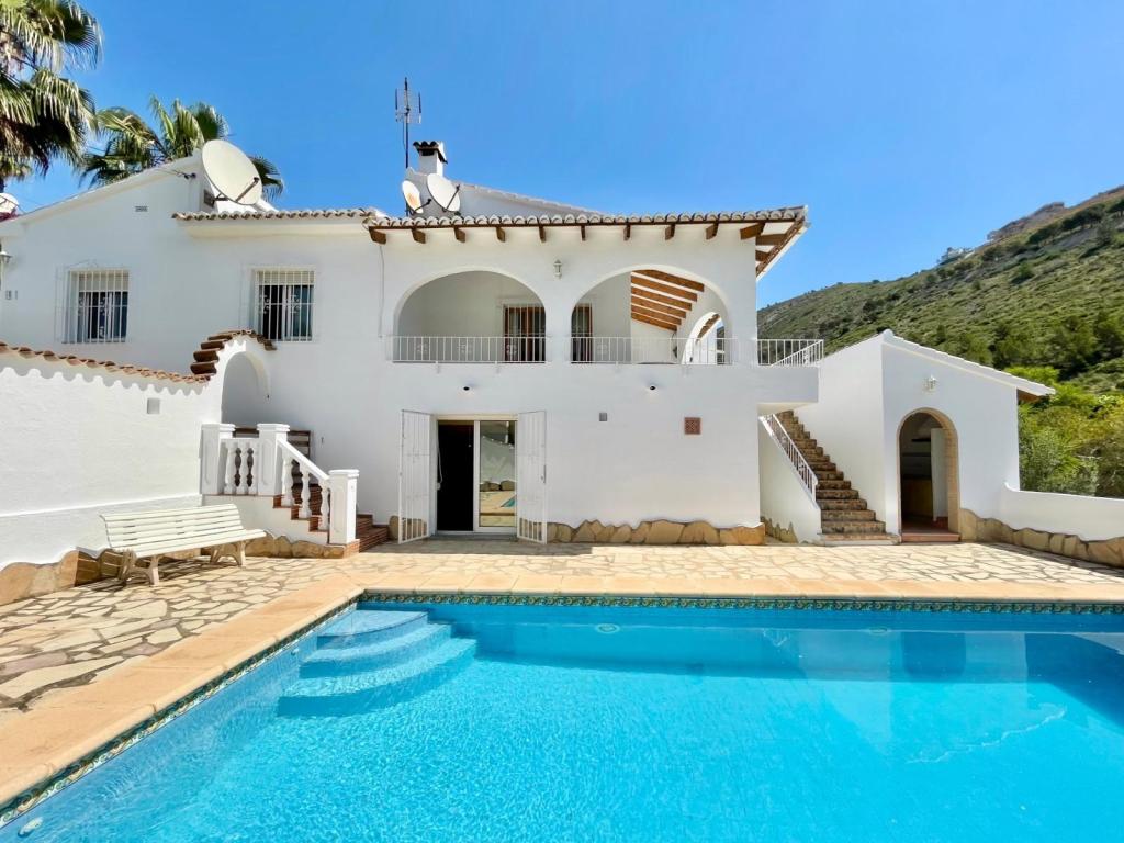 5 bed villas in Benitachell