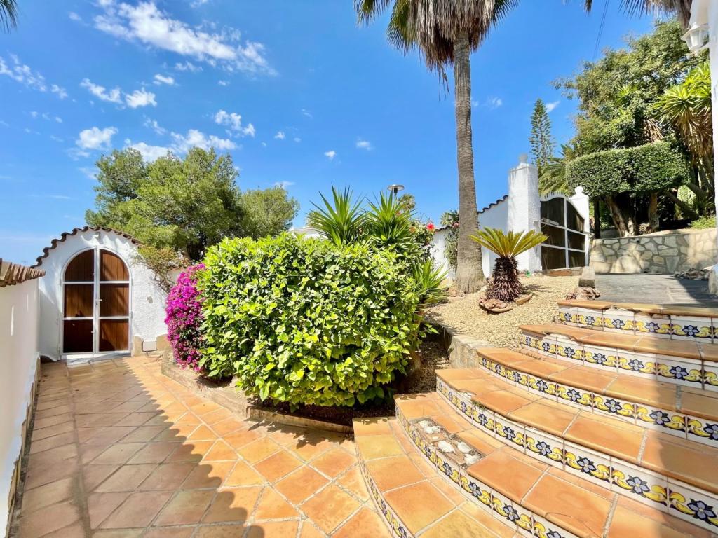 5 bed villas in Benitachell