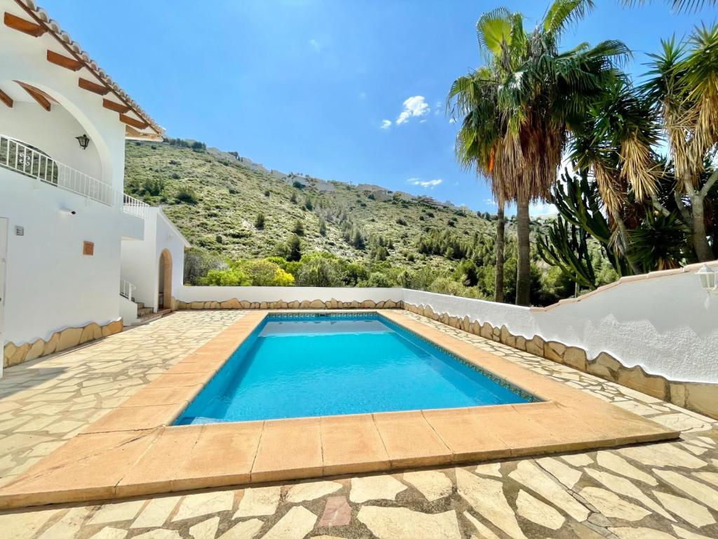 5 bed villas in Benitachell