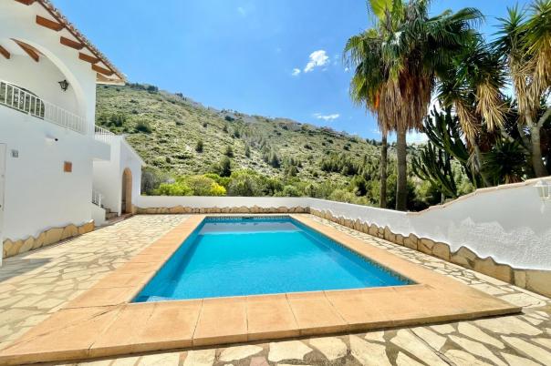 5 bed villas in Benitachell