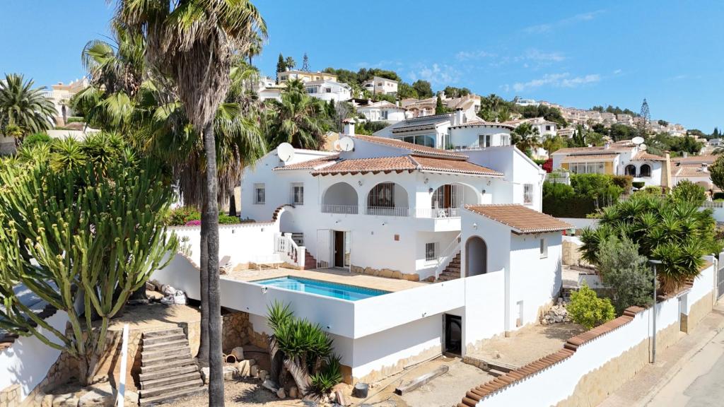 5 bed villas in Benitachell