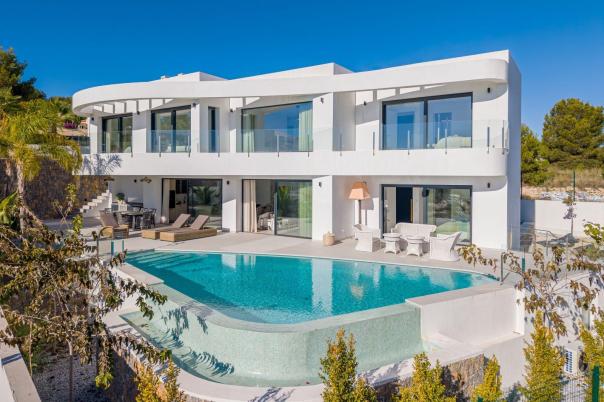 5 bed villas in Moraira