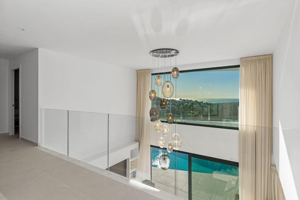 5 bed villas in Moraira