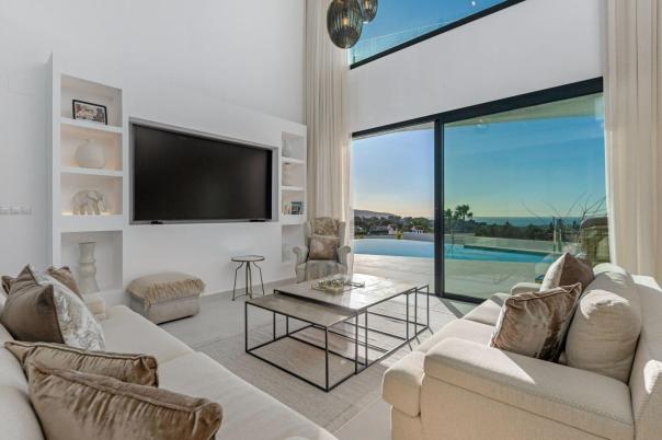5 bed villas in Moraira