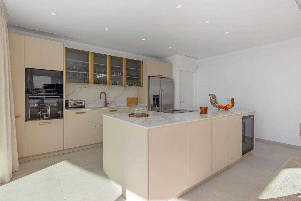 5 bed villas in Moraira