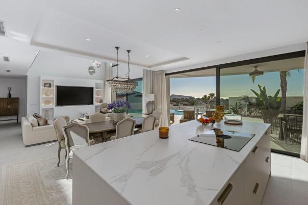 5 bed villas in Moraira