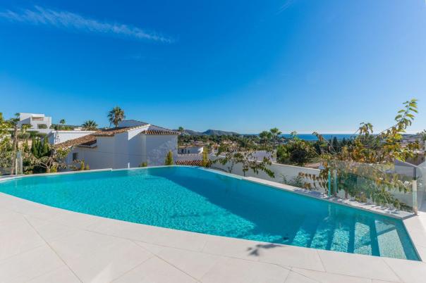 5 bed villas in Moraira