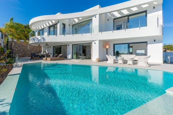 5 bed villas in Moraira