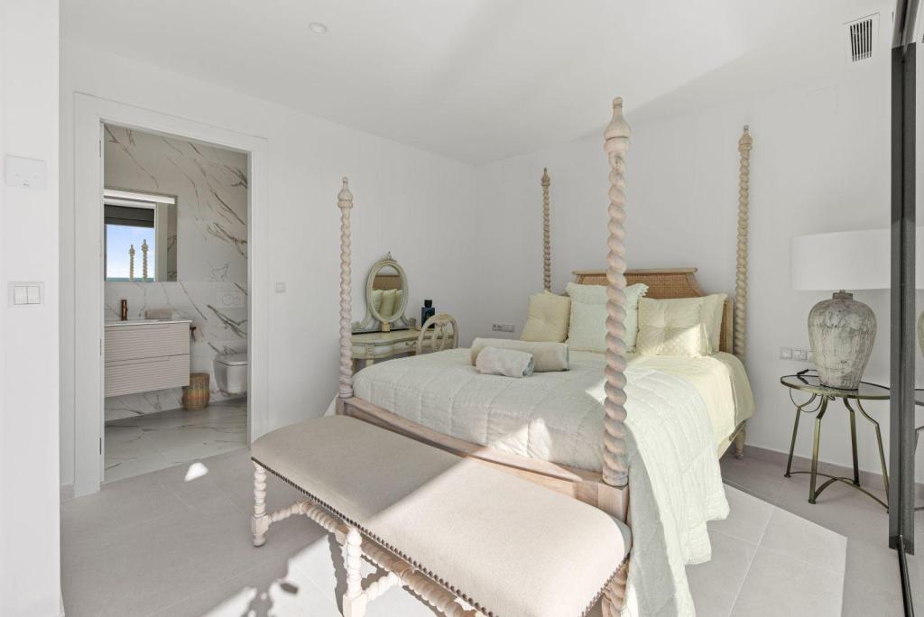 5 bed villas in Moraira