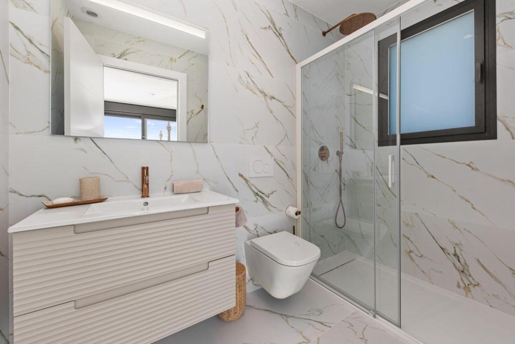 5 bed villas in Moraira