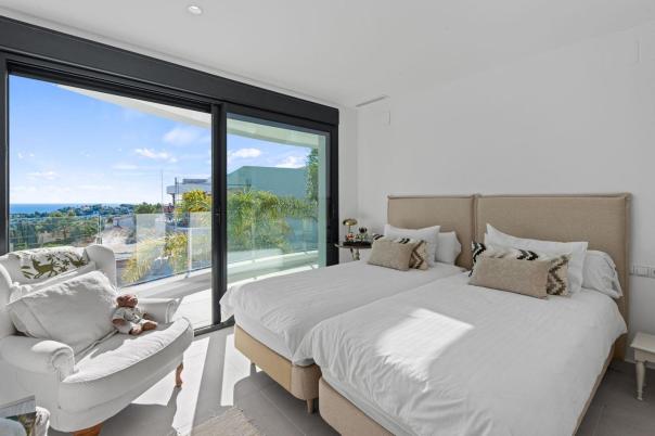 5 bed villas in Moraira