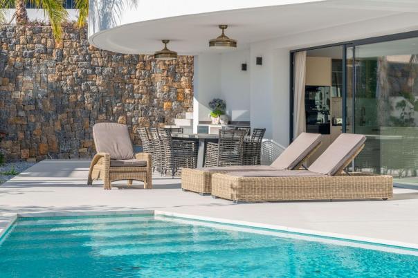 5 bed villas in Moraira
