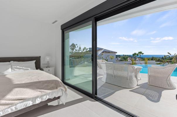 5 bed villas in Moraira