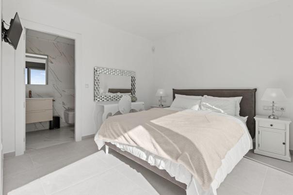 5 bed villas in Moraira