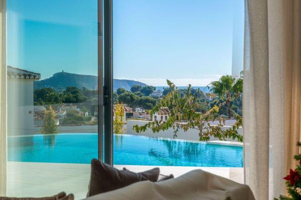 5 bed villas in Moraira