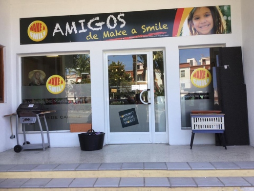 Amigos de Make A Smile
