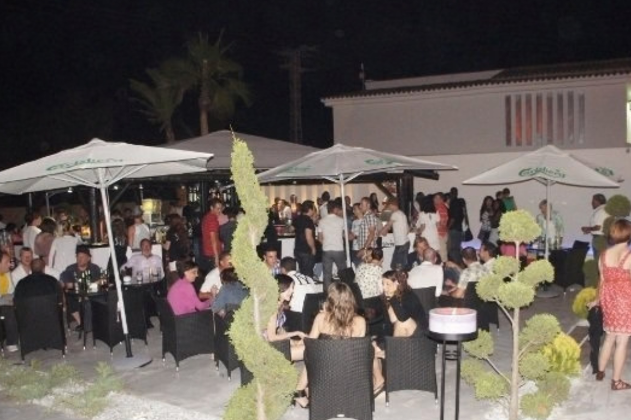 Moraira Nightlife: Live Music, Cocktails and Evening Bars