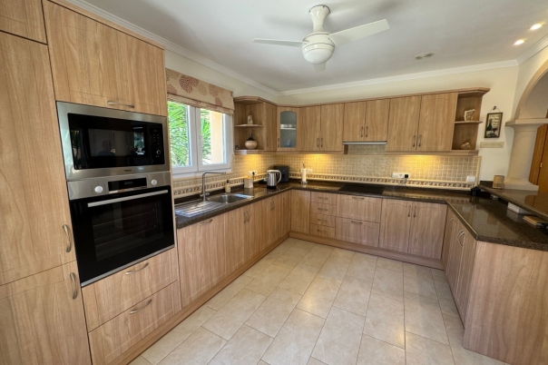 4 bed villa in Moraira