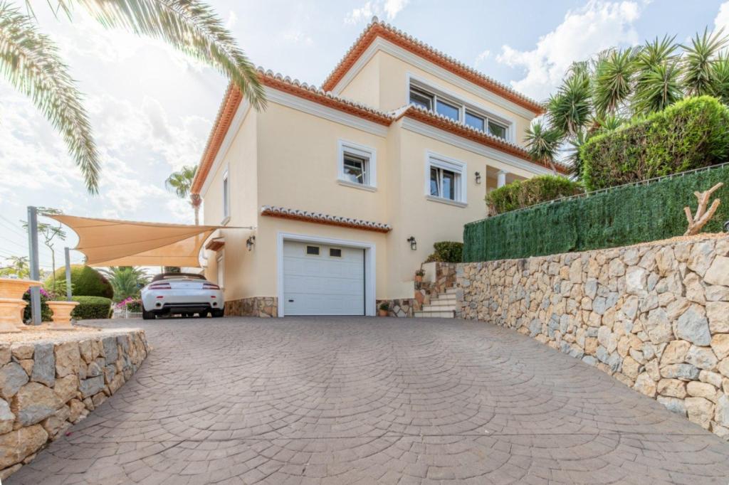 3 bed villas in Moraira