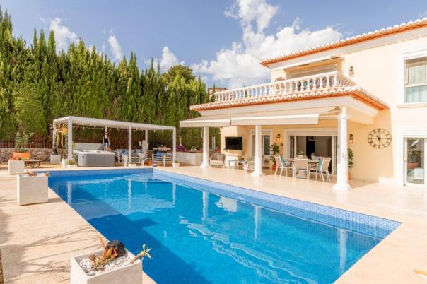 3 bed villas in Moraira
