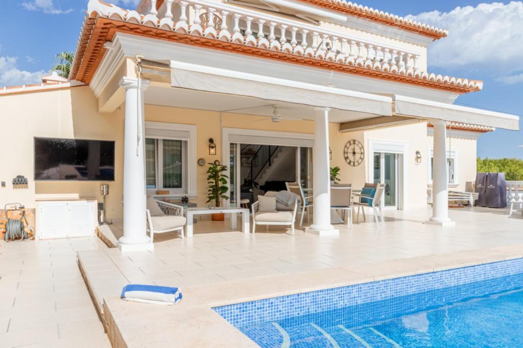 3 bed villas in Moraira