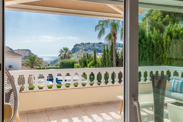 3 bed villas in Moraira