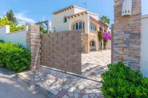 7 bed villas in Moraira
