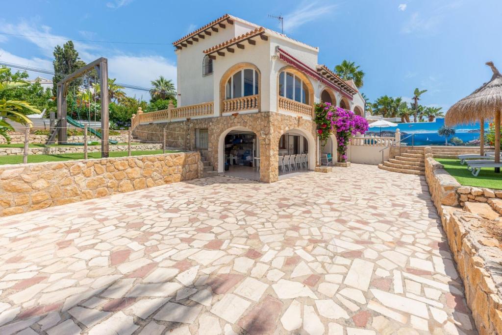 7 bed villas in Moraira