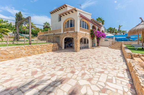 7 bed villas in Moraira