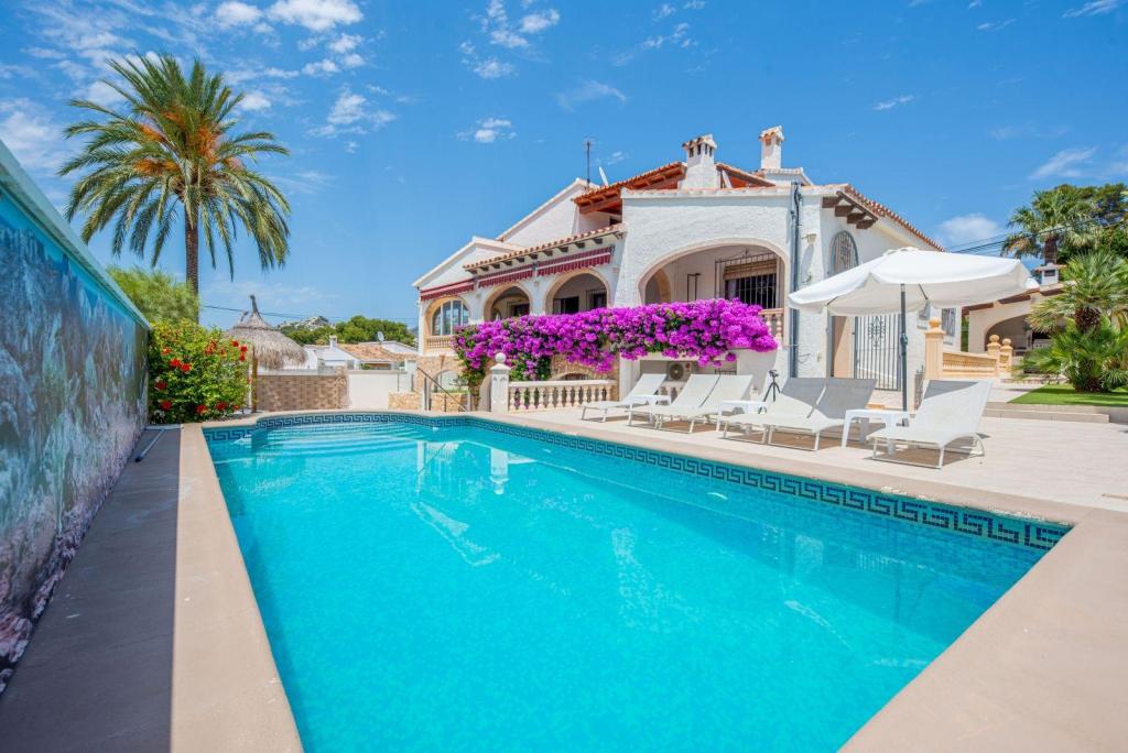 7 bed villas in Moraira