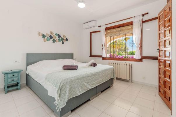 7 bed villas in Moraira