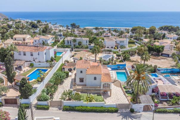 7 bed villas in Moraira