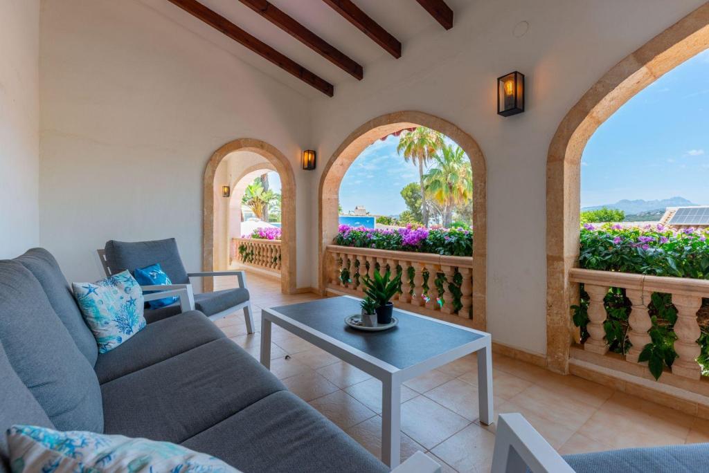 7 bed villas in Moraira