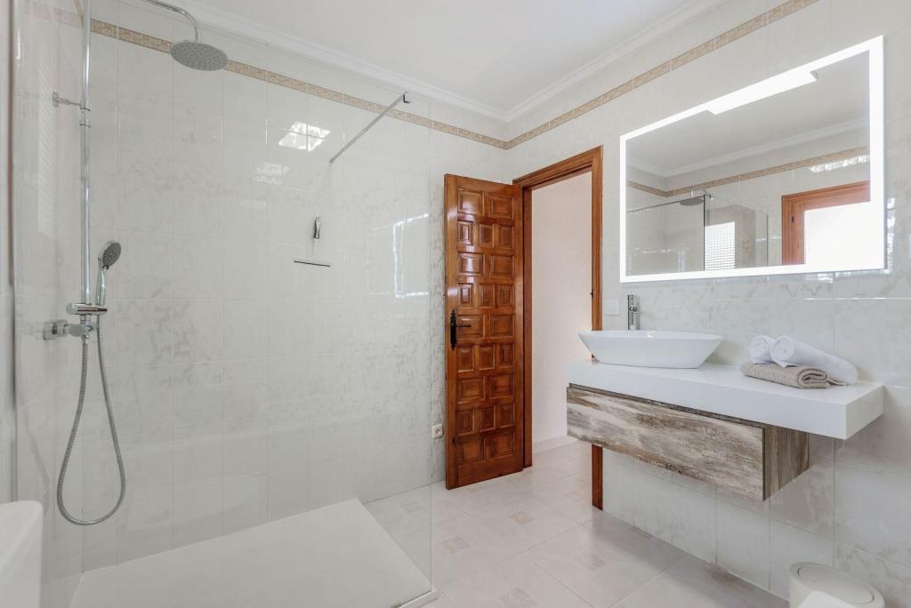7 bed villas in Moraira