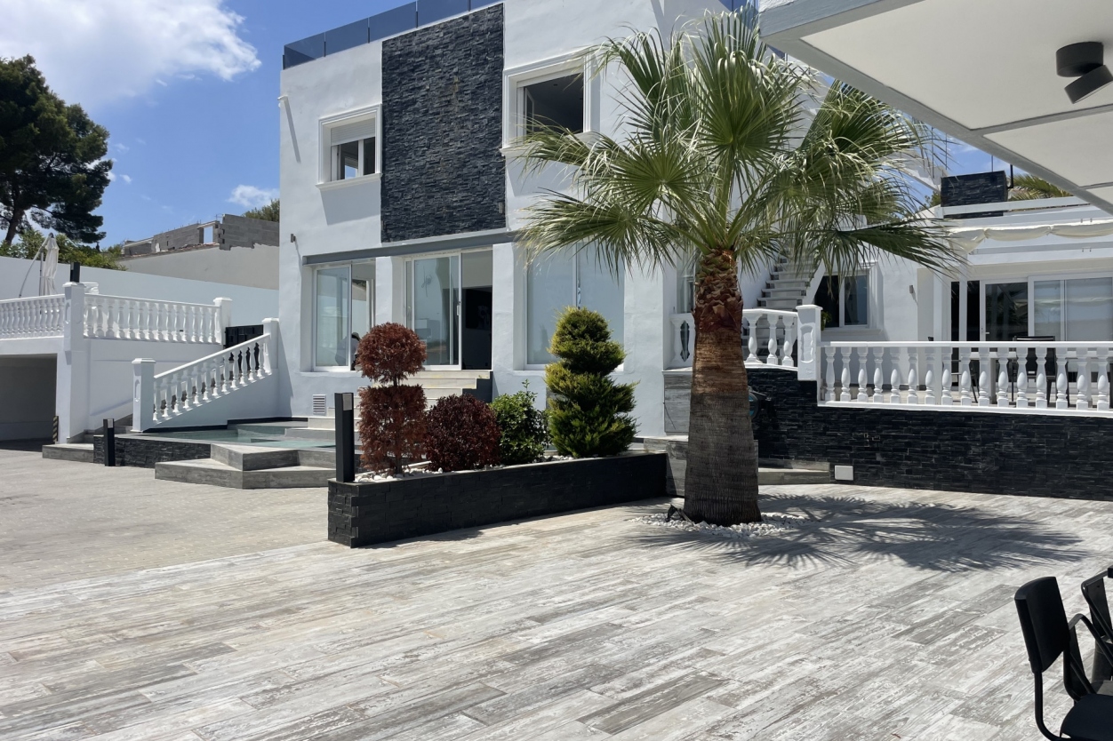 5 bed villa in Moraira