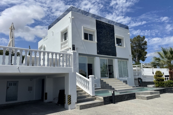 5 bed villa in Moraira