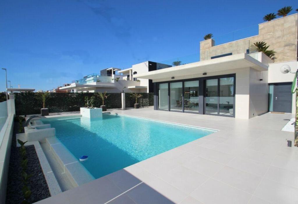 4 bed villa in Orihuela Costa