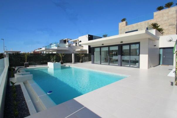 4 bed villa in Orihuela Costa