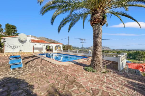 4 bed villa in Orba
