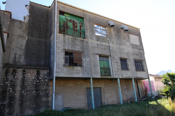 business in Tormos