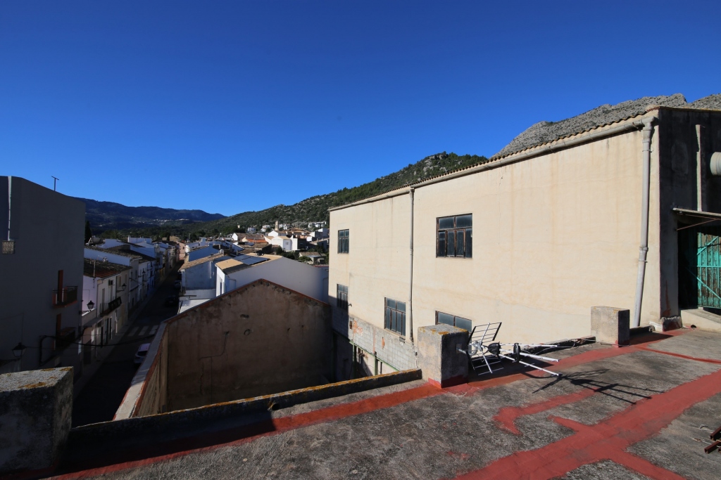 business in Tormos