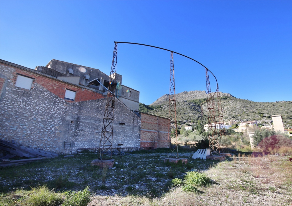 business in Tormos
