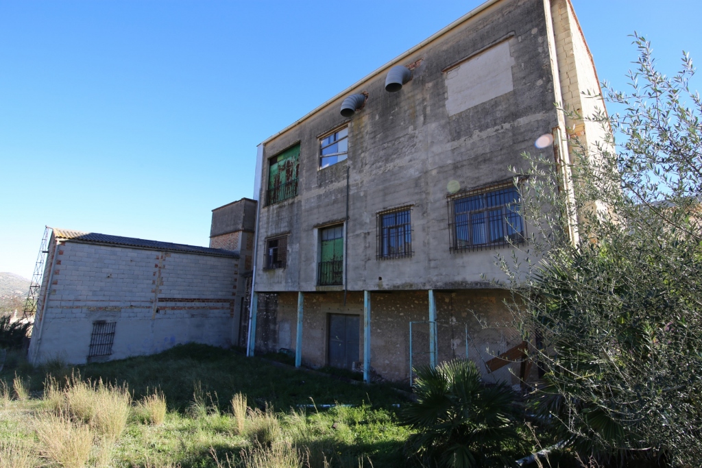 business in Tormos