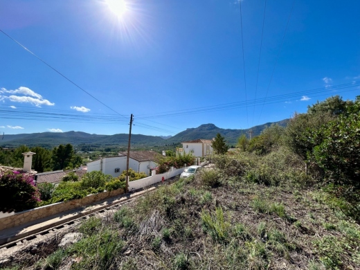plot in Alcalalí