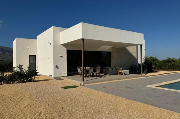 3 bed villa in Beniarbeig