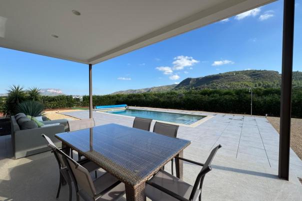 3 bed villa in Beniarbeig