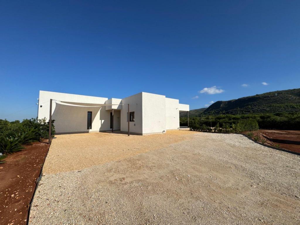 3 bed villa in Beniarbeig