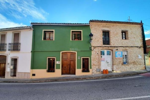 3 bed townhouse in Alcalalí