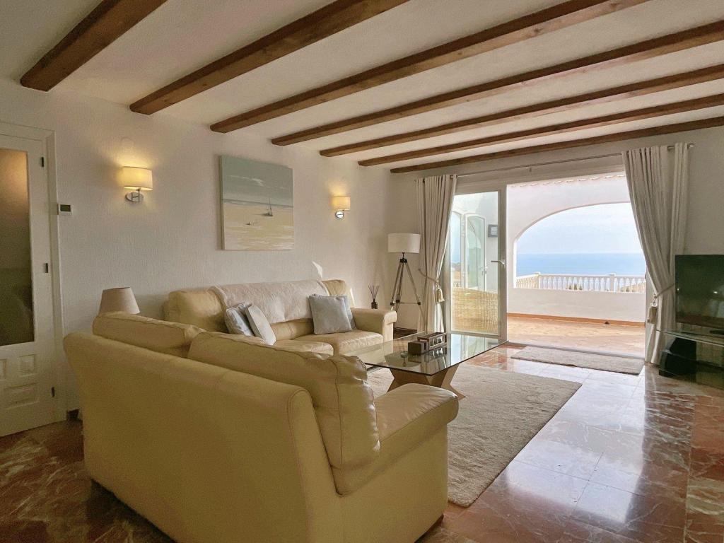 5 bed villa in Benitachell
