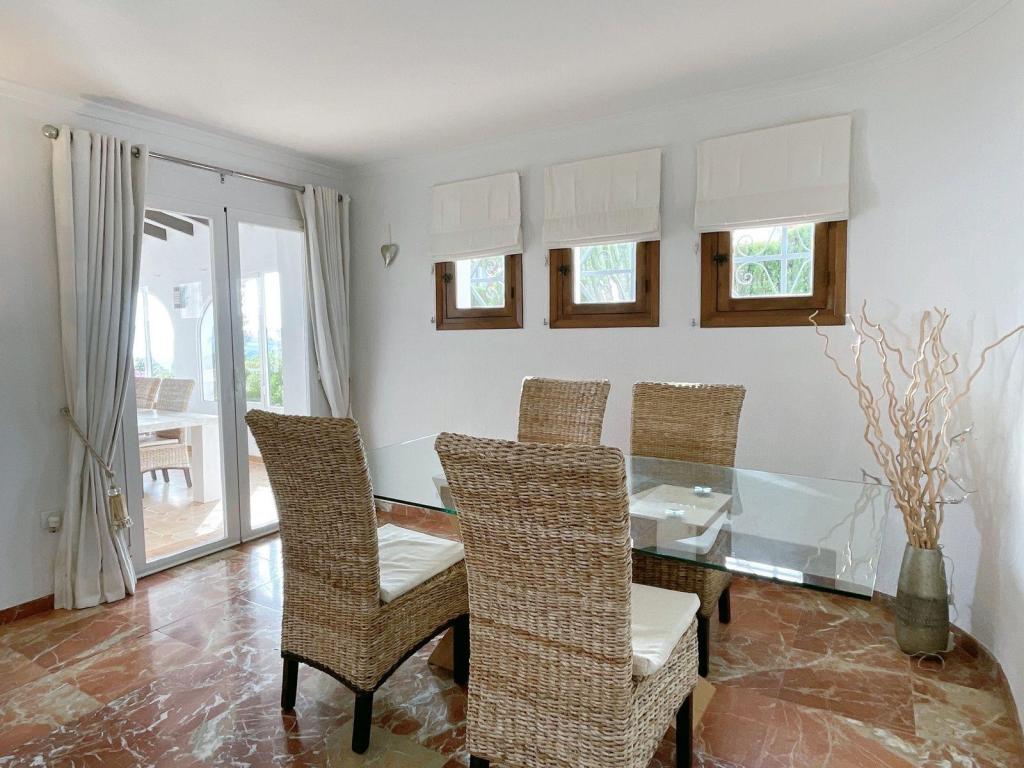 5 bed villa in Benitachell
